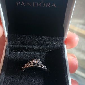 Pandora fairytale tiara ring size 7